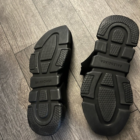 US size 7 worn once - Picture 2 of 5